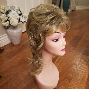 NEW Blonde Women's SHAG Wig, SO Cute On!!